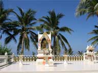 Thavorn Palm Beach - святой уголок